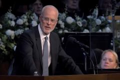 John MacArthur's son shares father's final words to him, grows emotional during memorial service
