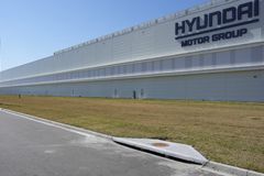 Feds search Georgia plant, detain hundreds of South Koreans