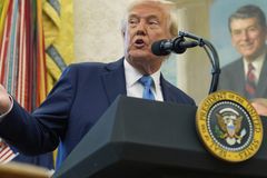 Trump pushes SEC to ditch quarterly earnings reports