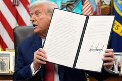 Trump signs order allowing U.S. control of TikTok