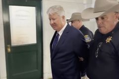 Robert Morris to spend 6 months in prison after pleading guilty to child sex abuse