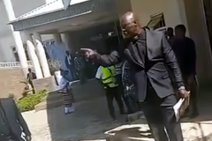 Nigeria security agents prevent clergy from officiating funeral service in Jos, arrest Christian journalists covering altercation