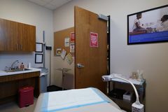 Texas arrests eight for performing illegal abortions