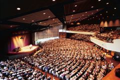 As Willow Creek Turns 50, the Onetime ‘Church of the Future’ Redefines Success