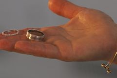 U.S. divorce rates continue to decline, analysis shows