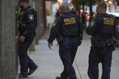 ICE arrests Chicago policeman, an alleged illegal immigrant