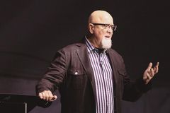 Harvest removes MacDonald as senior pastor