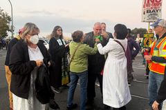 At Bay Area Protest, a Second Pastor Is Shot by Federal Agents With a Pepper Round