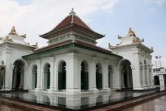 Hundreds of Muslims Protest Church Construction in Indonesia - Morningstar News