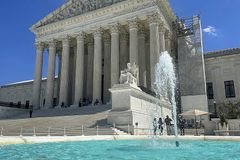 SCOTUS hears arguments over Trump tariff powers