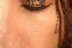 Korn Guitarist Brian 'Head' Welch Tattoos God in Hebrew on Eyelid; Apologizes to Mom