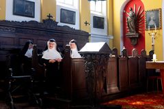 Rebel nuns win reprieve to stay in convent, refuse to sign church demands they get off social media