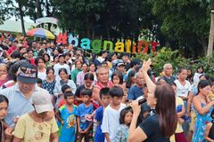 Filipino music icon offers hope to typhoon‑hit Cebuanos