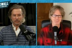 David Spade slams mall for omitting 'Christmas' from tree-lighting ceremony