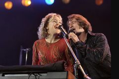 Kate Hudson, Hugh Jackman on ‘Song Sung Blue,’ Neil Diamond and the healing power of music (exclusive)