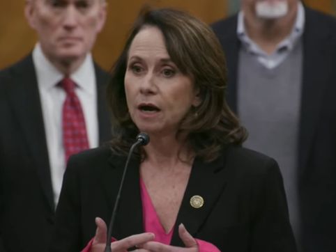 Republicans urge Trump to crack down on shipment of abortion drugs across state lines