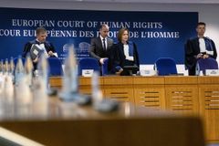 Court case may decide fate of religious symbols in public buildings