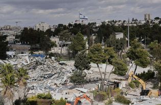 Israel bulldozes UN relief agency headquarters in east Jerusalem