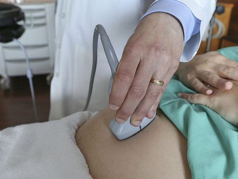 Illinois abortion referral mandate against U.S. law, HHS says