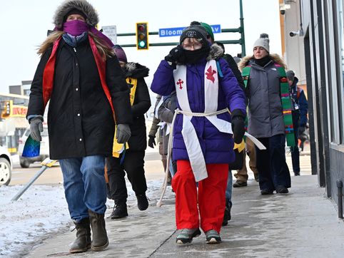 Hundreds of Clergy Descend on Minneapolis and Go on Lookout for ICE