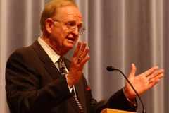 Keep looking up and you'll make it, seminary head says | Baptist Press