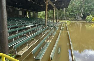 Hawaii declares emergency as storm brings high winds, floods