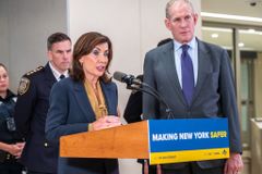 NY Gov Kathy Hochul thanks God as passengers survive small plane crash on the Hudson