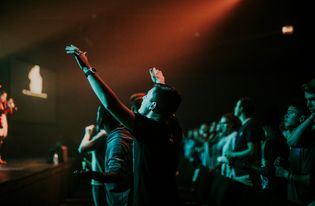 The Dangerous Rise of Me-Centered Worship - RELEVANT