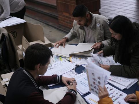 President’s party and main opposition make strong showings in Colombia elections