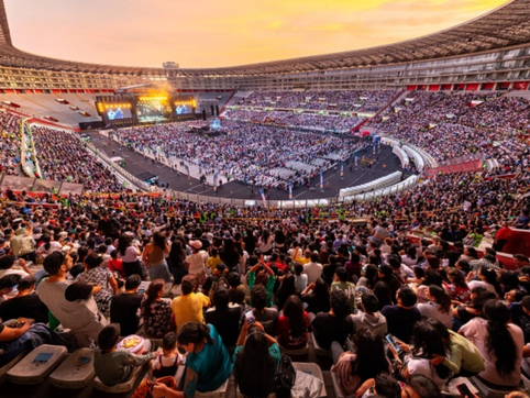 Thousands respond to Gospel message at Esperanza Lima festival in Peru
