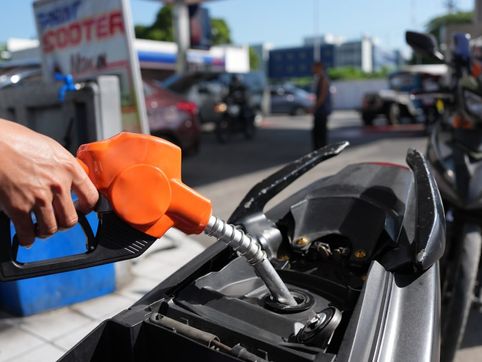 Gas prices spike after Iran, Israel target energy sites