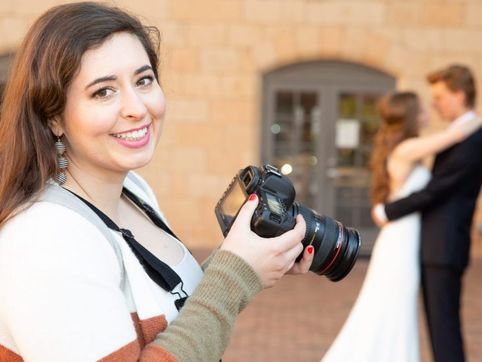 Wedding photographer’s free speech battle settled for $800K