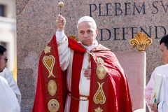 White House defends prayer for military after pope condemns war