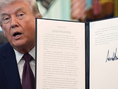 Trump signs executive order regulating voter verification, mail-in ballots