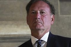 Trump plans replacements for aging Supreme Court justices