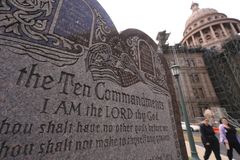 Appeals court paves way for Texas Ten Commandments law