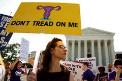 Most mainline Protestants, Catholics support legal abortion: poll