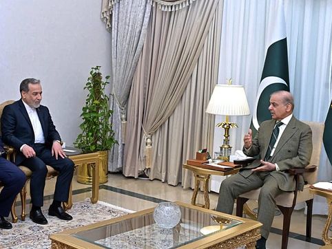 Iran official submits plan for peace with U.S., visits Russia