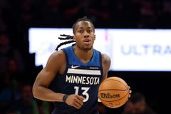 Timberwolves Guard Ayo Dosunmu's Pregame Routine Starts with Reading His Bible - RELEVANT
