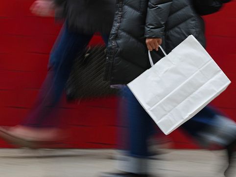 U.S. debt surpasses total output of U.S. economy