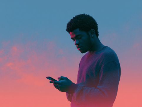 Why Your Best Friend Probably Hasn’t Texted You Back — And Why It Doesn’t Mean What You Think - RELEVANT