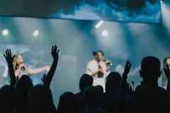 The Two Kinds of Churches Actually Growing in America Share One Big Thing in Common - RELEVANT