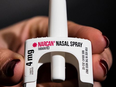 Drug overdose deaths decline for third year