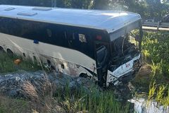 Bus crash on Virginia highway kills 5, injures dozens