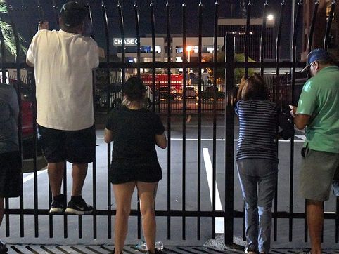 California bank hostages safe after overnight standoff