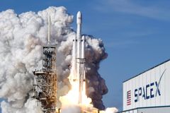 SpaceX plans to go public with record IPO