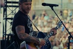 Brandon Lake pauses CMA Fest Cowboy Church concert to pray for woman who collapsed: 'More important'