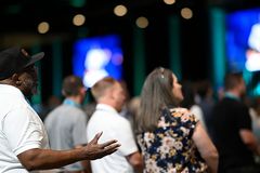 SBC attendees advance amendment barring female preaching