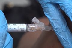 Military backtracks on nonmandatory flu vaccine