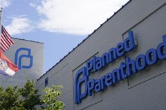 Congress allows measure defunding Planned Parenthood to expire
